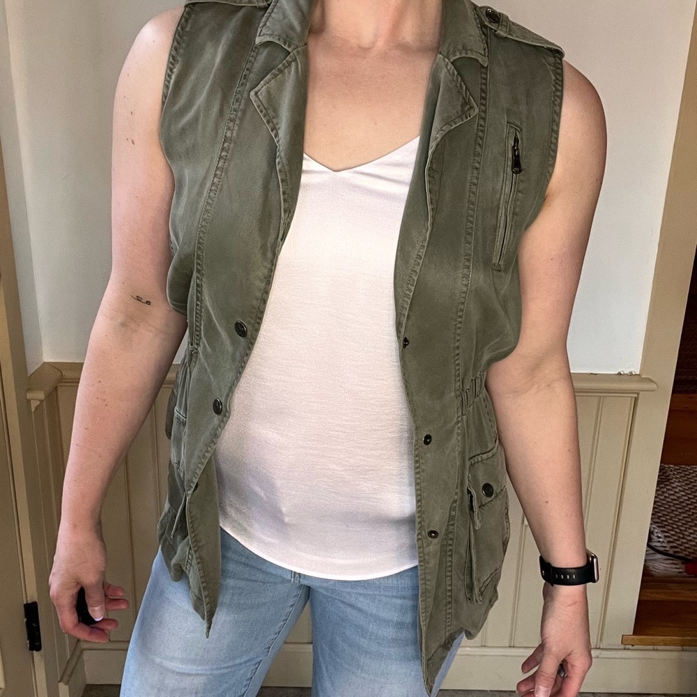 Kenneth Cole Reaction Olive Green Tencel Military Cargo Lightweight Vest Sz S - Picture 2 of 10